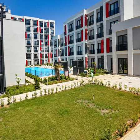 C Airport Apartment